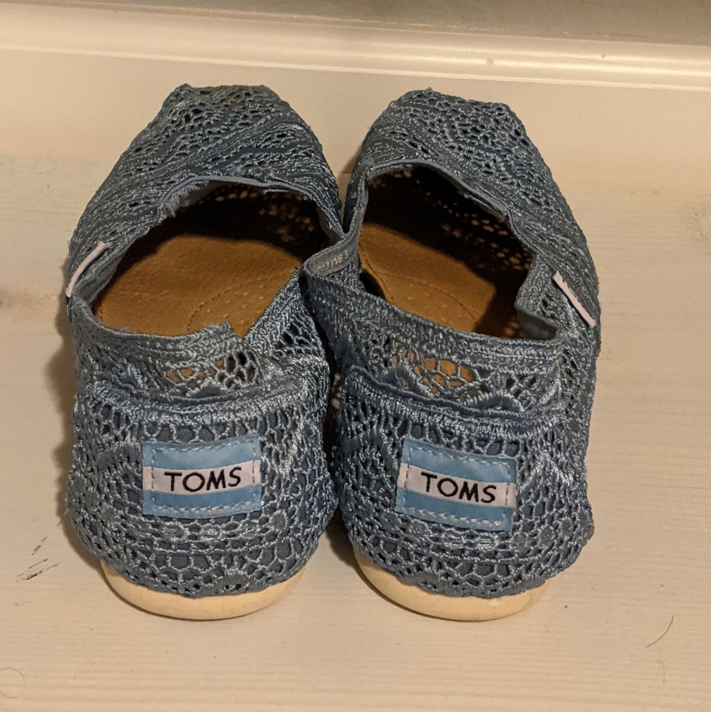 Shoes - Picture 2 of 3